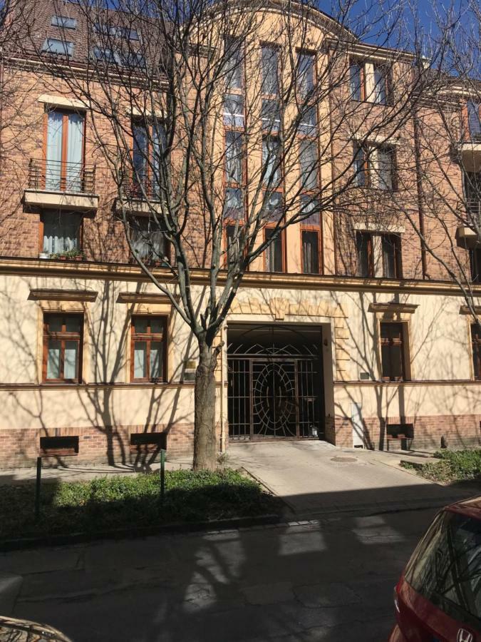 Ik Apartment Дебрецен Экстерьер фото
