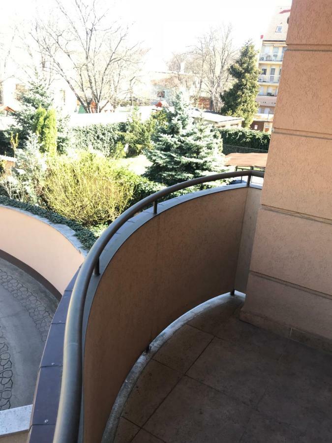 Ik Apartment Дебрецен Экстерьер фото